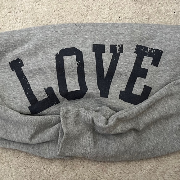 Green Sleeved “Love” pullover - Picture 5 of 5